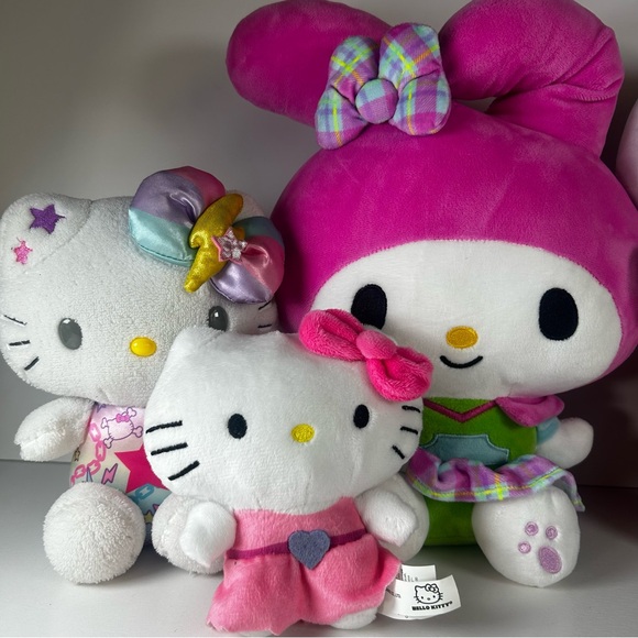 Hello Kitty Series Plush Lot of 6 Variety of different sizes and 1 mini Figure ￼ - Picture 2 of 4